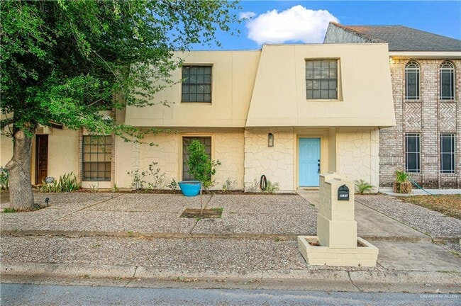 Building Photo - 14 S Casa Linda St