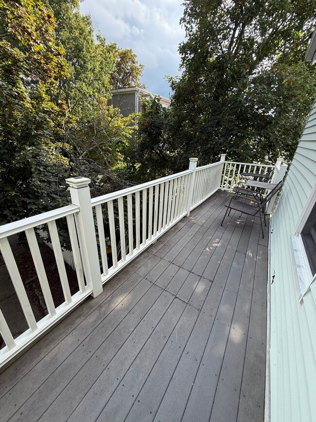 Building Photo - 42 Holyoke Rd Unit 2