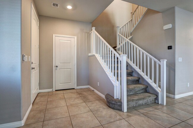 Photo - 2865 Tanager Hill St