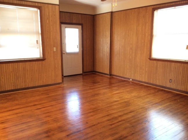 Photo - 325 5th Ave