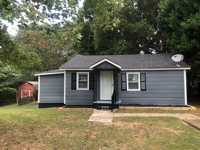 Building Photo - Move-in Ready!