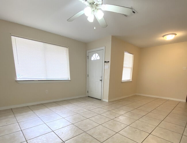 Building Photo - 8418 Valor Dr Rental