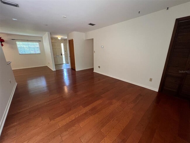703 NE 5th Pl