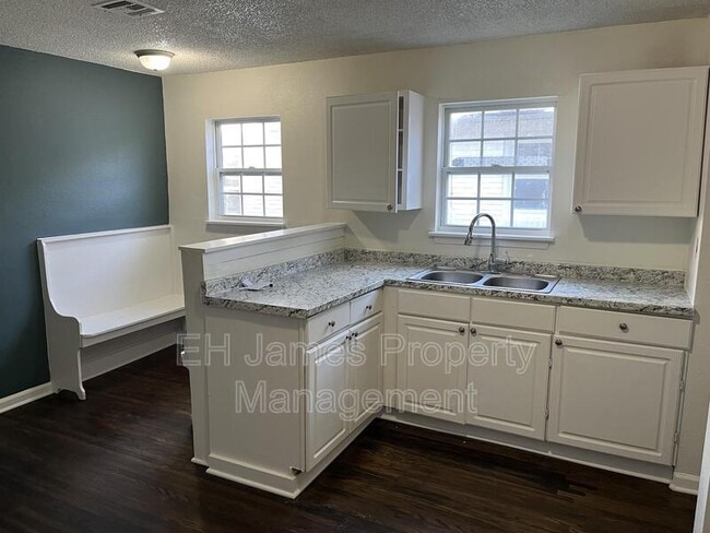 Photo - 1627 N Denver Ave