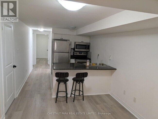 Photo - 2823 St Clair Ave E