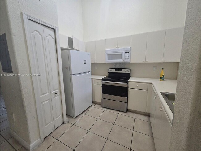 Photo - 1661 SE 28th St Unit 203