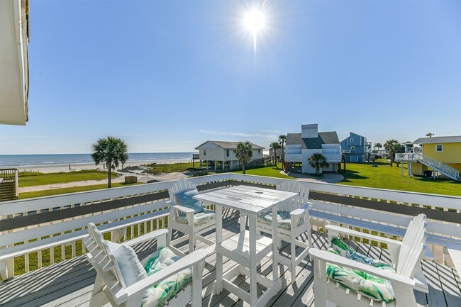 Photo - 16904 Beachcomber Dr