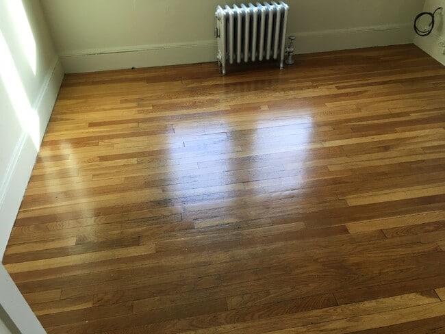 Building Photo - 13 Victory Ave Unit 4