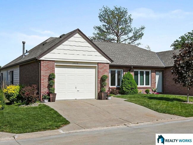 Building Photo - 3400 Glenhaven Pl