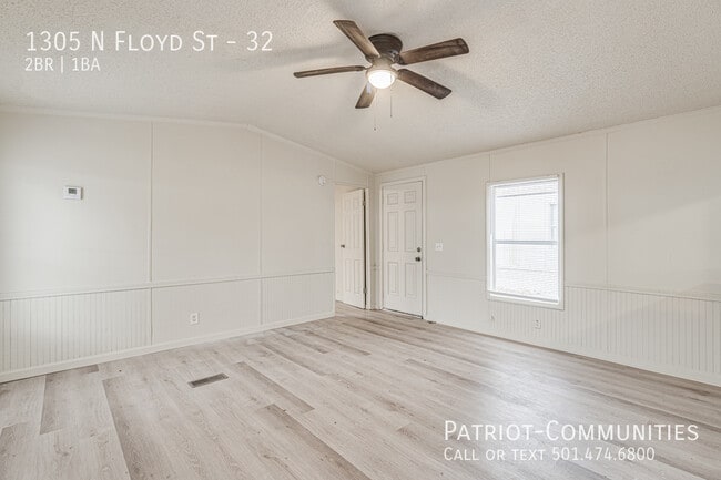 Photo - 1305 N Floyd St