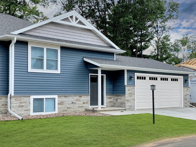 Photo - 2200 Okray Ave