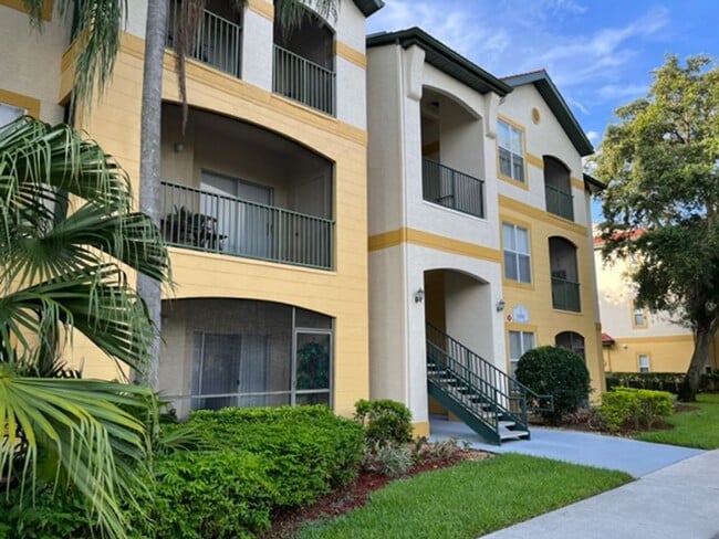 Building Photo - 1 Bedroom + Den Condo in Royal Greens at G...