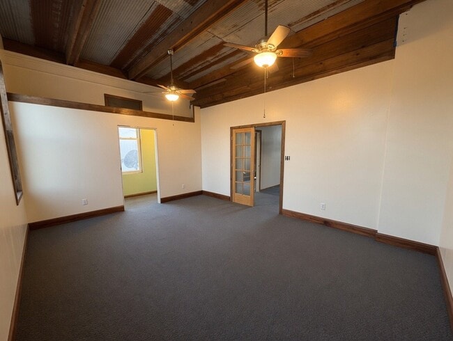Photo - 302 S Mayne St