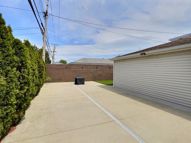 Photo - 4908 N Nagle Ave