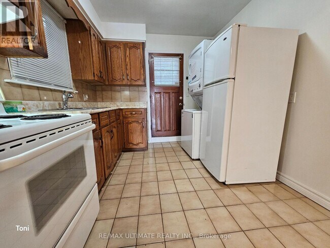 Photo - 568 Rogers Rd