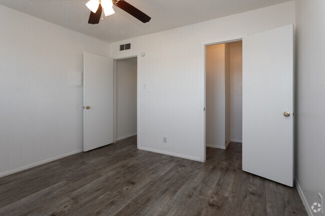 1BR, 1BA - 650 SF