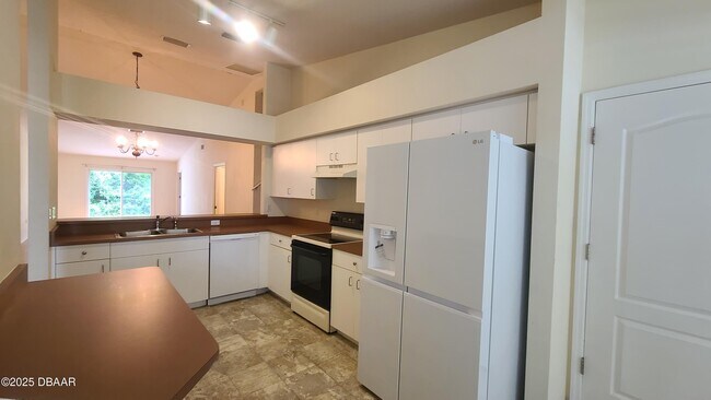 Photo - 1018 Grand Hickory Cir