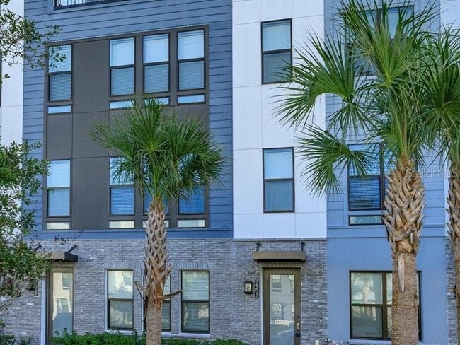 Photo - 2353 Brix St