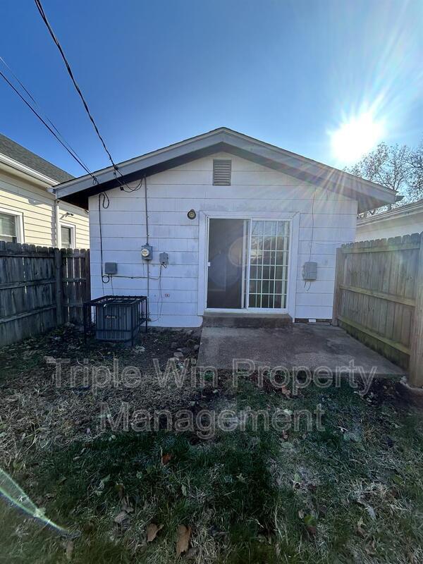 Photo - 7515 Alaska Ave