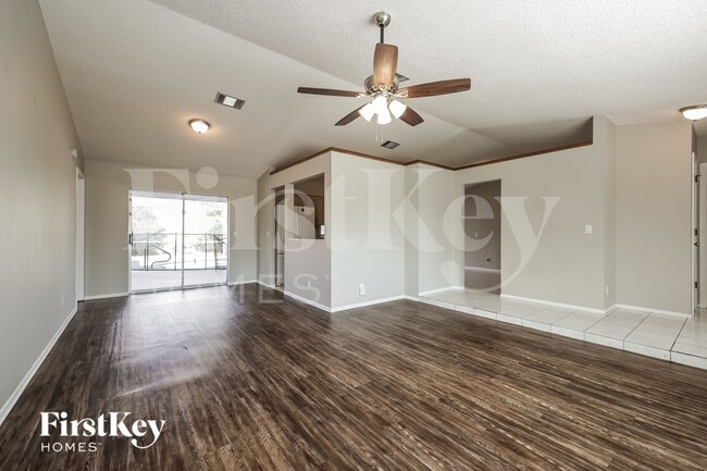 Photo - 1358 Abalom St