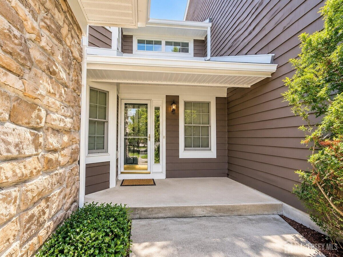 Photo - 51 Briarwood Ct