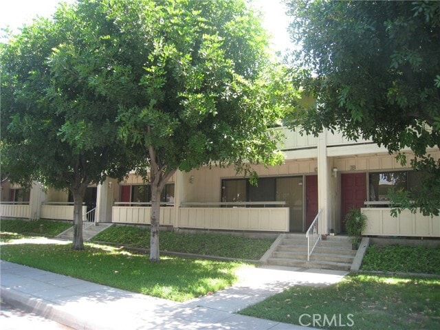 Photo - 747 Fairview Ave