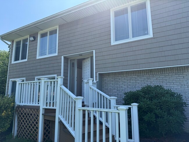 Building Photo - 901 Nesconset Hwy Unit ALL INCLUDED WASHER & DRYER