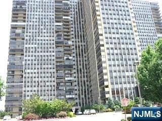 Building Photo - 300 Winston Dr Unit 2115 Rental