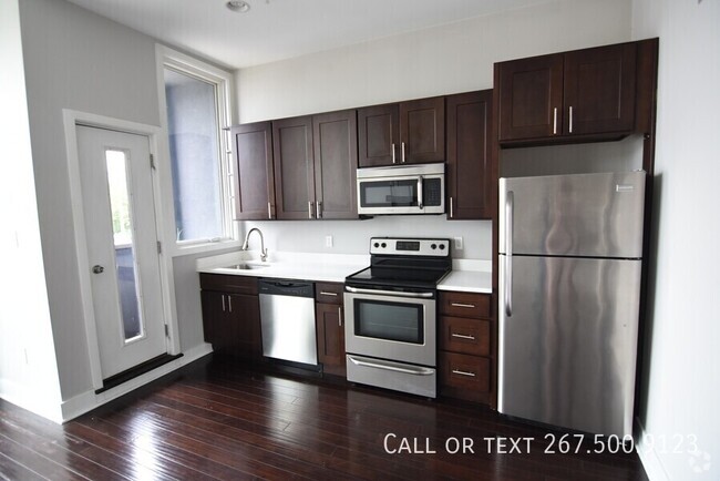 Building Photo - Perfect Location, Perfect Apartment. Visit... Unit 1