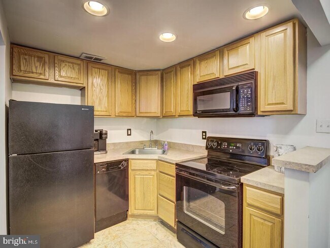 Photo - 2059 Huntington Ave Unit 1602