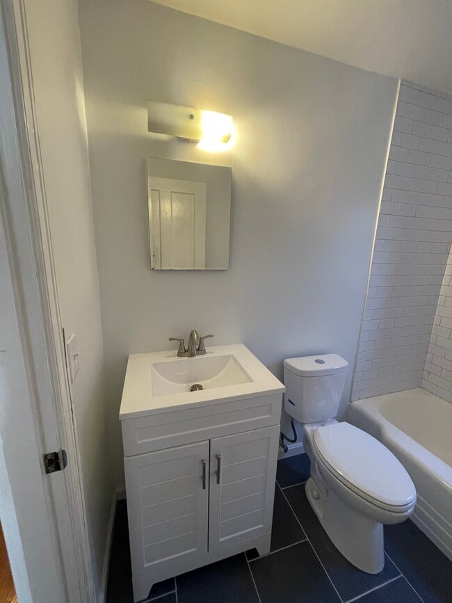 Photo - 4864 Madison Rd Unidad #3