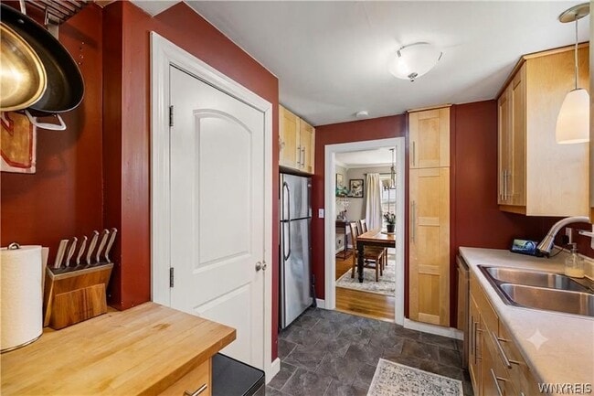 190 Springville Ave