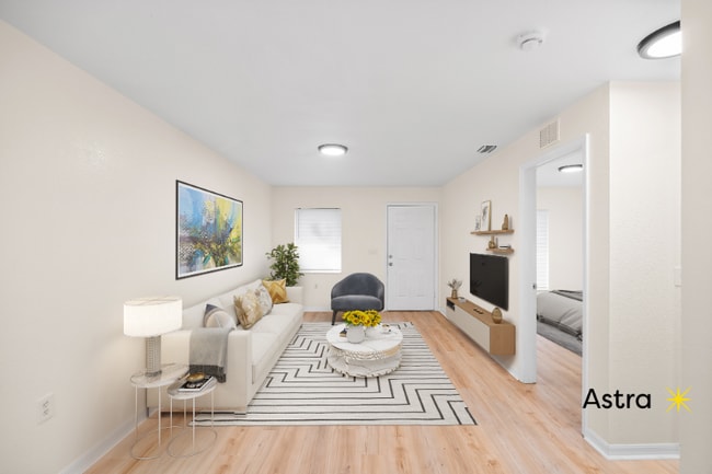 Building Photo - 966 22nd Ave S