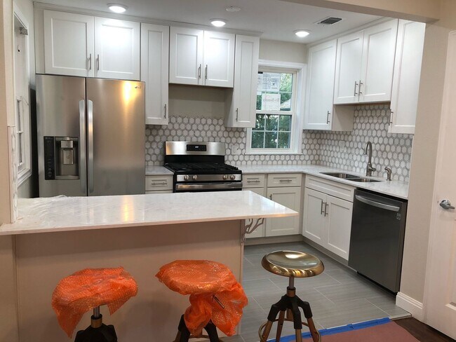 Photo - 3213 Hampton Rd Unit B