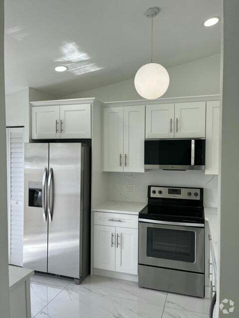 Building Photo - 10212 Boca Bnd E Rental