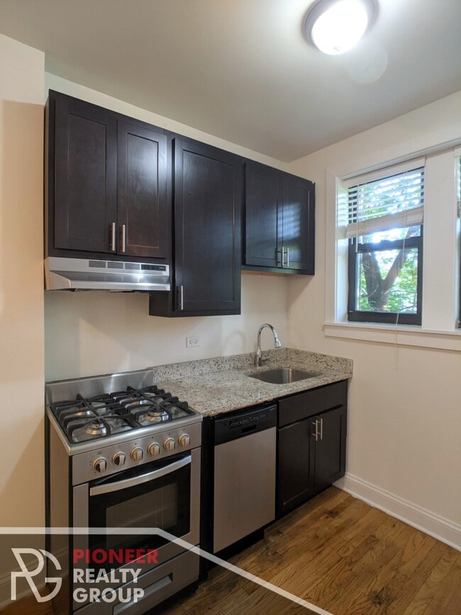 Photo - 4036 N Ashland Ave Unit 4036-3E