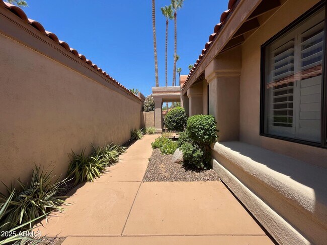 Photo - 10283 N 103rd St