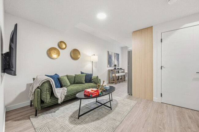 Photo - 10749-10773 73 Ave NW Unit SI ID1322480P