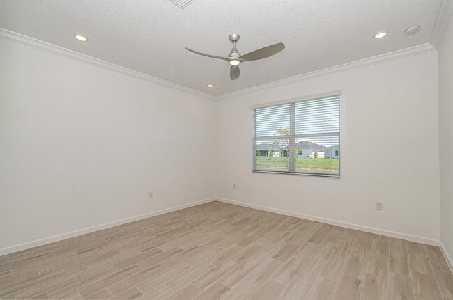 Photo - 2243 Antarus Dr NW
