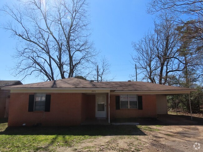 Building Photo - Newly Renovated Three Bedroom Brick Home!