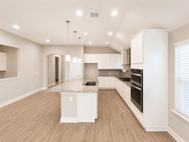 Photo - 2816 Redbud Ln