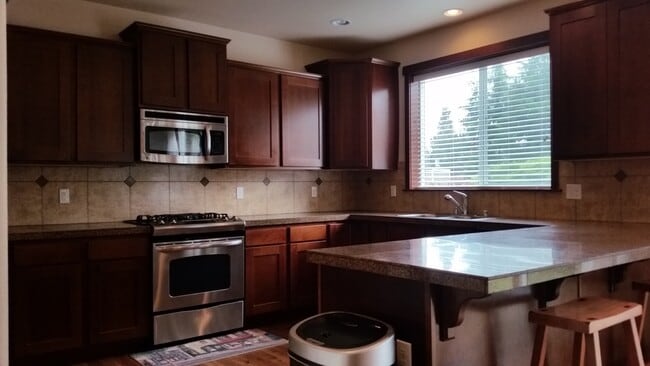 Photo - Beautiful 4 bed 2.5 bath in Kenmore, minutes to HWY 522/Burke-Gilman Trail