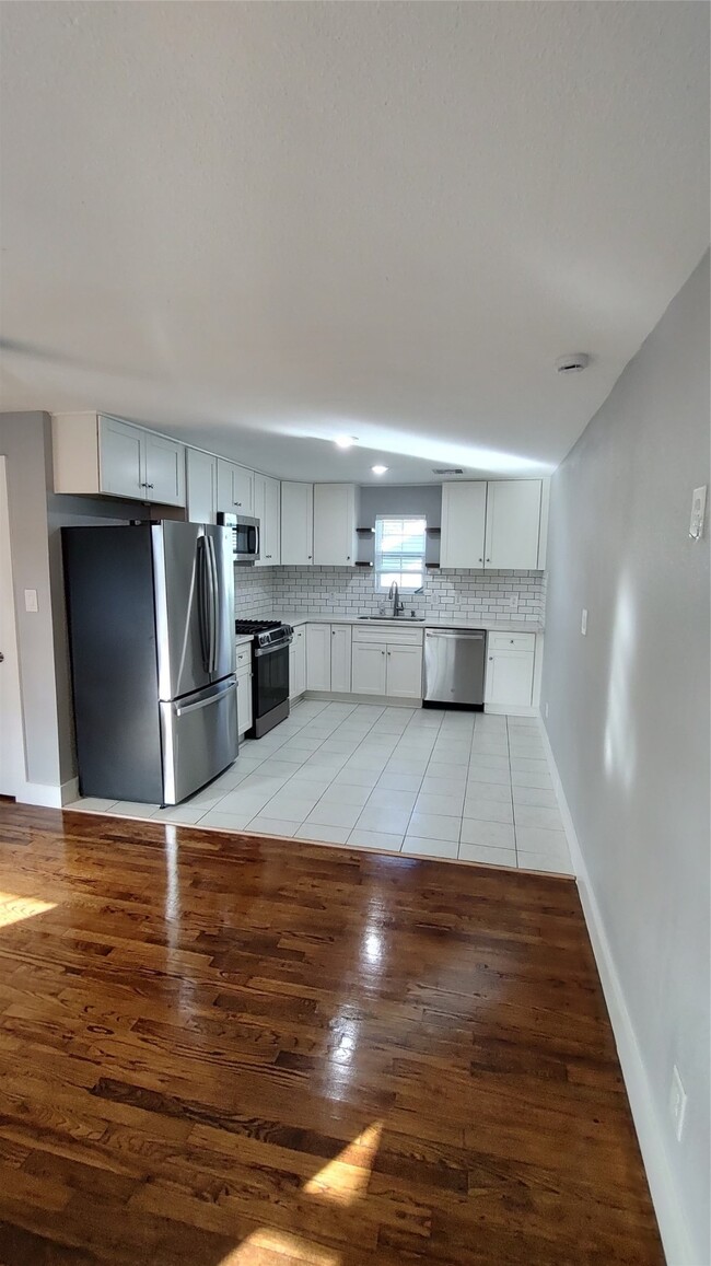 Photo - 4523 1/2 Bernardo De Galvez Ave