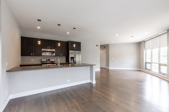 Photo - 2349 N Lister Ave Unit 319