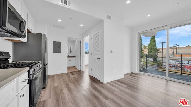 Building Photo - 667 Wilton Pl Unit 205 Rental