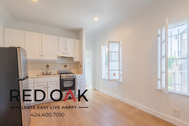 Photo - 706 N St Andrews Pl Unit 106