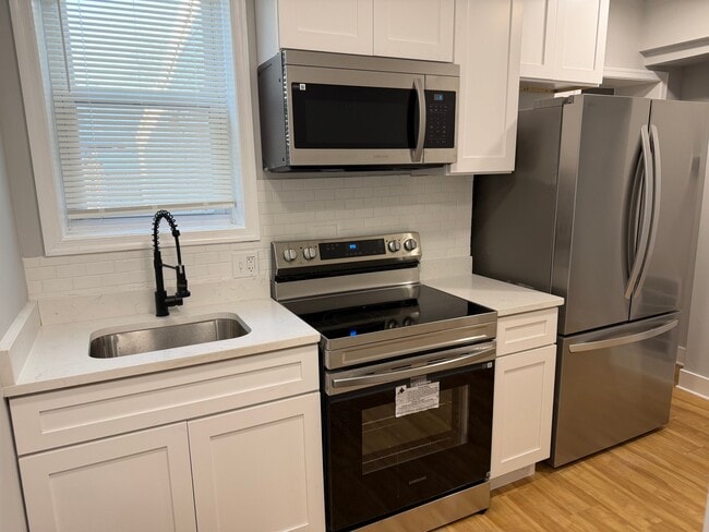 Photo - 1628 Benhill Ave