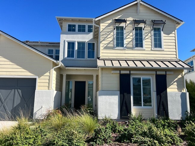 Building Photo - Waterfront Beauty Rental