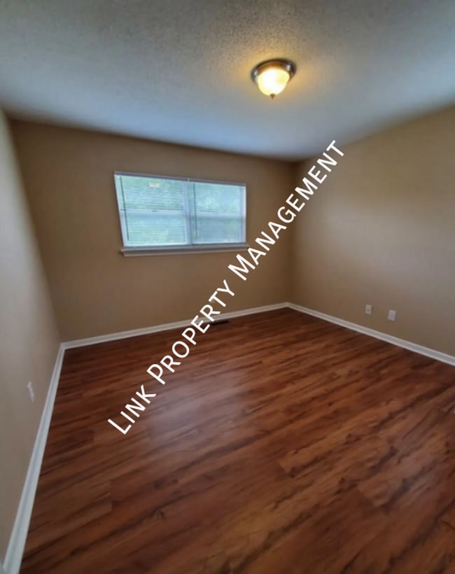 Photo - 4911 Marylin Ln