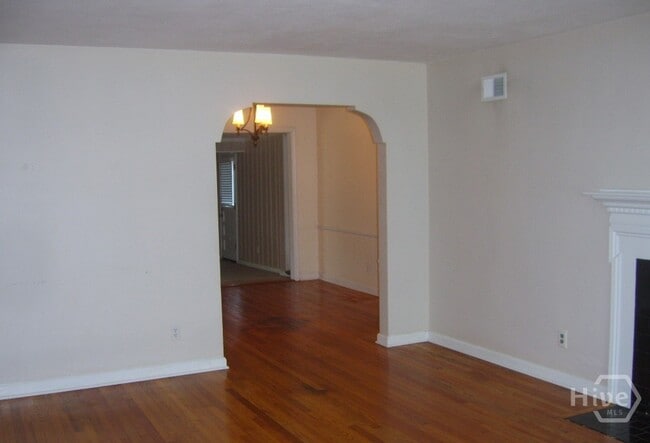 Photo - 320 Kensington Dr